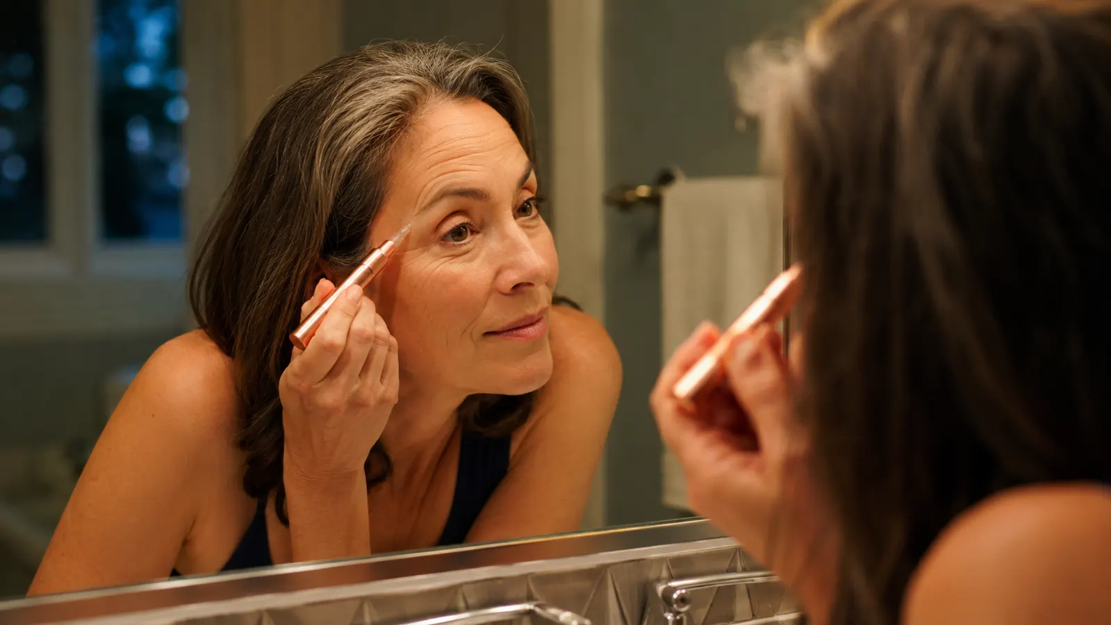 How to Reduce Fine Lines With a Red Light Therapy Wand